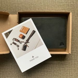 NWT Andar Ambassador Leather Wallet - Olive Grey